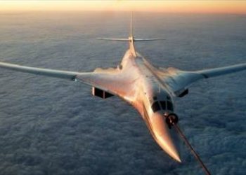 Rusia envía dos bombarderos estratégicos nucleares Tu-160 a África