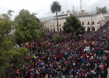 Ecuador. El paro se fortalece al sumarse pueblos enteros en apoyo al levantamiento indígena-campesino