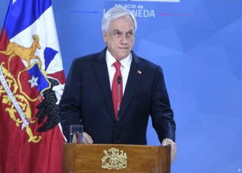 Piñera propone la dimisión en bloque de todos los ministros del gobierno para esquivar la crisis