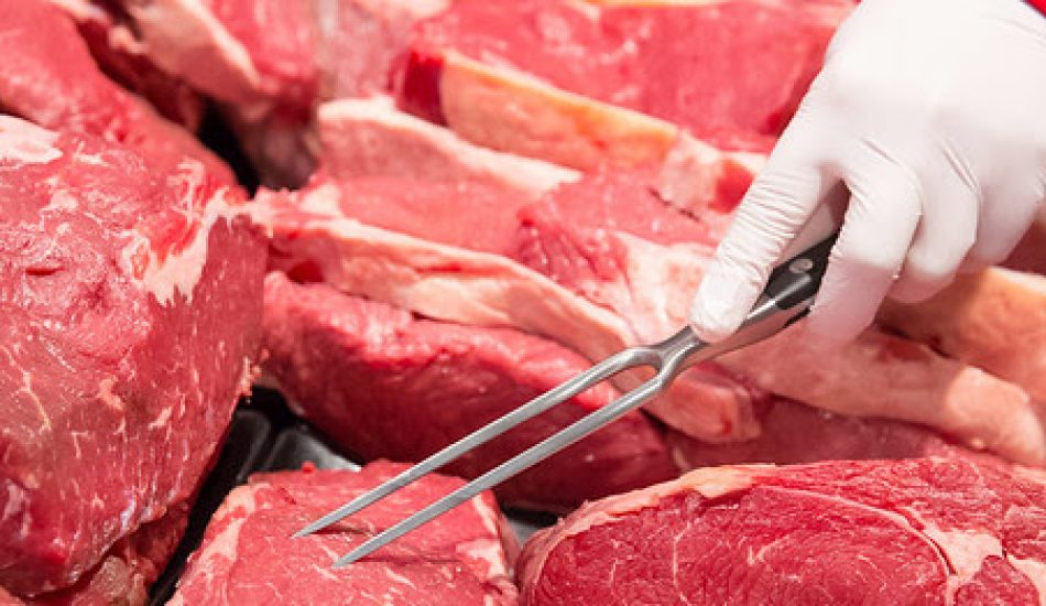 Un estudio de Greenpeace revela que los comedores escolares sirven demasiada carne, con consecuencias negativas para la salud y el clima