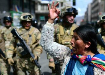 El MAS pide retirada de militares para un diálogo en Bolivia