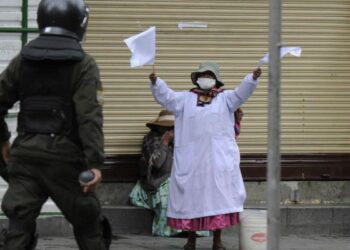 Bolivia. La dictadura se hace sentir en la represión contra el pueblo y sus legisladorxs/ La resistencia avanza imparable