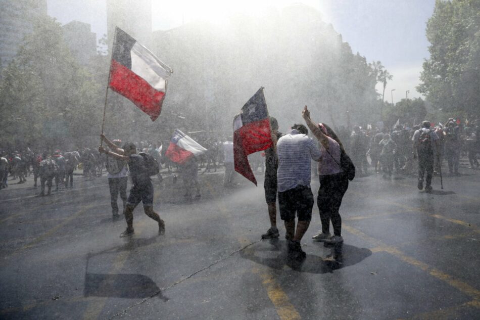 El gobierno chileno y la oposición chocan en la propuesta de una reforma constitucional