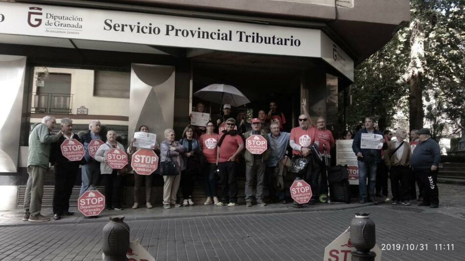 Stop Desahucios Granada 15M se concetra en las puertas de Diputación de Granada