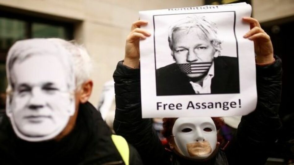 Corte de Londres prohíbe salida de la cárcel a Julián Assange