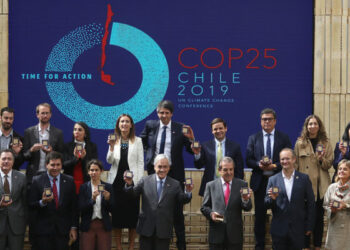 La huida de la COP25 de Santiago de Chile a Madrid llega a España en medio de la campaña electoral