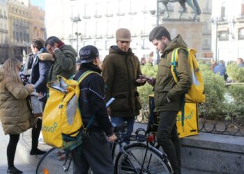 Un tribunal de Madrid dictamina que los “riders” de Glovo son trabajadores por cuenta ajena