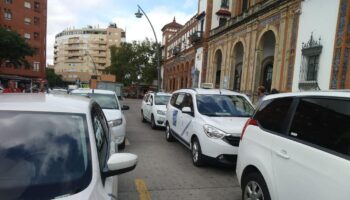 FACUA Sevilla realiza un estudio sobre las diferencias de precios entre VTC y taxi en la ciudad