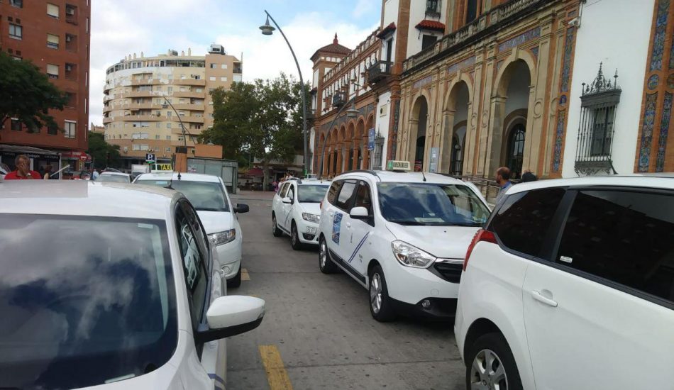 Adelante Jerez publica el informe jurídico que avala la viabilidad de la ordenanza reguladora de las VTC