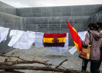 Manifiesto contra el desmantelamiento del Monumento Memorial