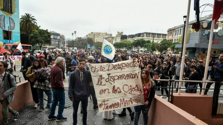 Chile. “Empezaron a caminar sobre mis piernas”: La denuncia que apunta a la Intendencia de Valparaíso como centro de detención y torturas