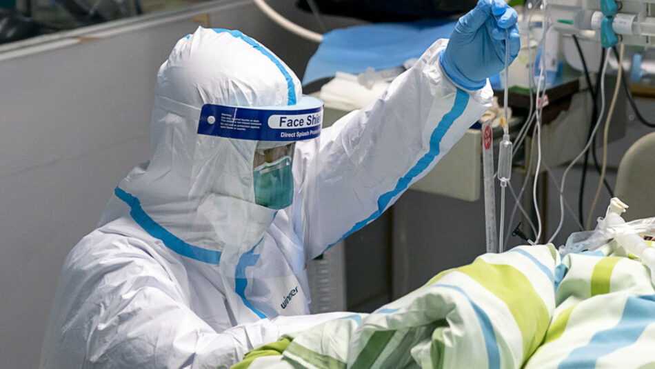 China amplía la cuarentena por el coronavirus con el cierre de 18 ciudades