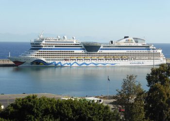 El turismo de cruceros crece en volumen y también en contaminación e impactos socioambientales