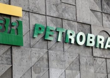Más de 20.000 trabajadores de la empresa estatal brasileña Petrobras en huelga