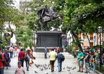 ‘Venezuela, más allá de mentiras y mitos’: ¿por qué es necesario un libro sobre un país sobre el que hay información continua?