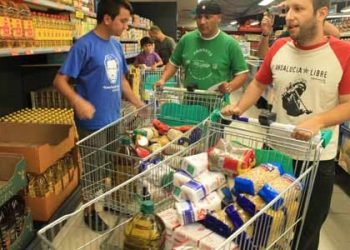 Podemos Andalucía muestra su apoyo a los sindicalistas del SAT encausados por expropiar siete carritos con alimentos