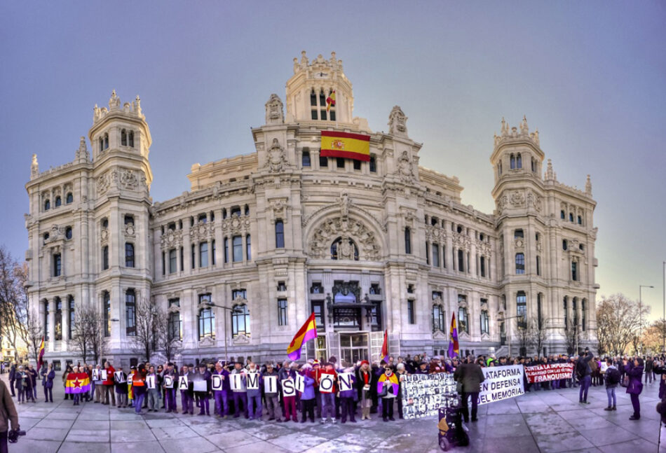 Concentración exigió la reposición del Memorial del Cementerio del Este de Madrid con los nombres de las víctimas de la represión franquista