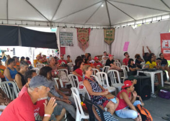 Brasil. Se celebró en la Vigilia de los petroleros en huelga el «Día del Internacionalismo»