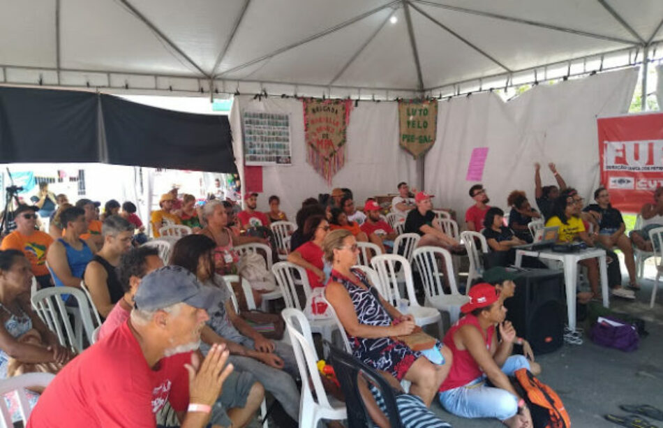 Brasil. Se celebró en la Vigilia de los petroleros en huelga el «Día del Internacionalismo»