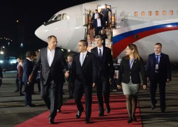 Llega a Venezuela en visita oficial el canciller de Rusia Serguéi Lavrov