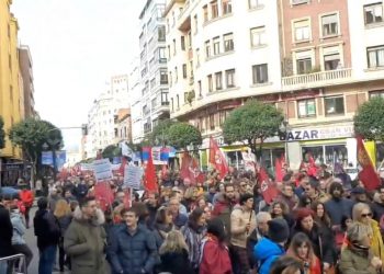 Multitudinaria movilización en León por el futuro de la provincia y la reindustrialización