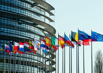 Parlamento Europeo rechaza el “acuerdo del siglo” de Trump