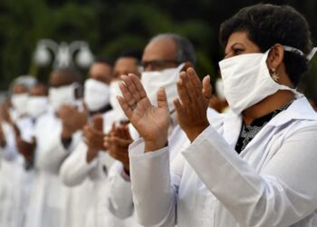 Una nueva brigada médica cubana llega a Sudáfrica para reforzar lucha contra Covid-19