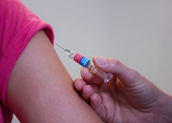 FACUA Comunidad Valenciana pide el cese de todos los cargos públicos vacunados de forma irregular