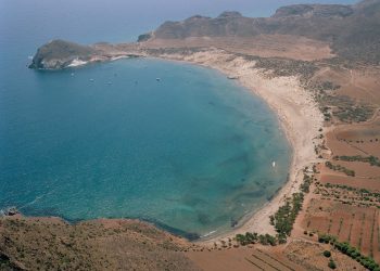 El Gobierno PP-Cs declara «viable» la construcción de un hotel de 4 estrellas en «Los Genoveses», en el parque natural de Cabo de Gata-Níjar