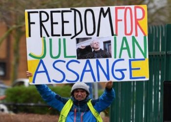 Abogados reiteran dificultades en la salud de Julian Assange