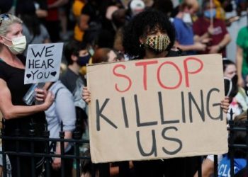Miles protestan por nueva muerte de afroamericano a manos de policía en EE.UU.