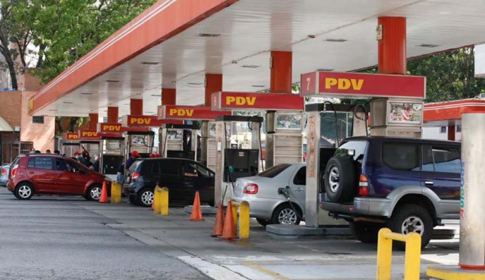 Venezuela adopta medidas contra desvío de combustible subsidiado