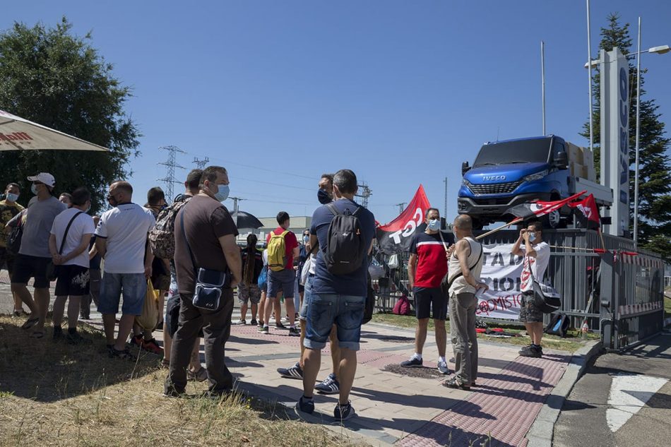 CGT valora como un éxito el seguimiento de los paros convocados en IVECO Valladolid