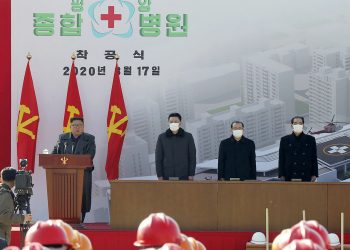 Corea del Norte declara estado de emergencia tras reportar ciudad de Kaesong posible caso de COVID-19