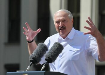 Lukashenko acusa a Occidente de intervenir en Belarús