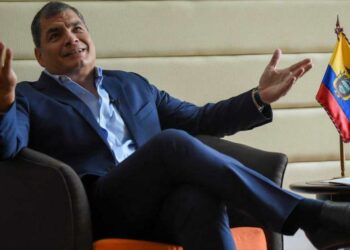 Tribunal de Ecuador ordena arresto del expresidente Rafael Correa