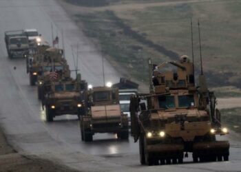 EEUU sigue robando el petróleo sirio: camiones salen rumbo a Irak