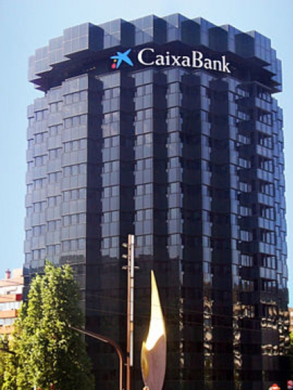 Decidim demana al Consell de la Generalitat i a les Corts que s’oposen a la fusió de Caixabanc i Bankia.