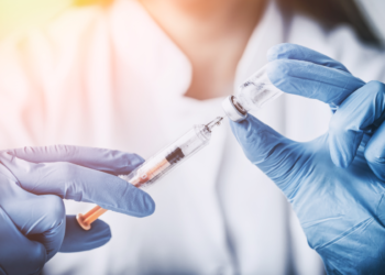 La vacuna contra la gripe, aliada frente al coronavirus en 2020