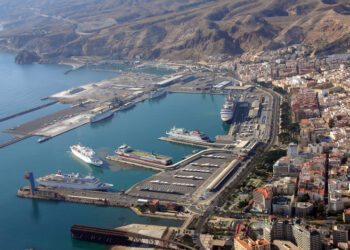 La contaminación del puerto de Almería ante el juzgado