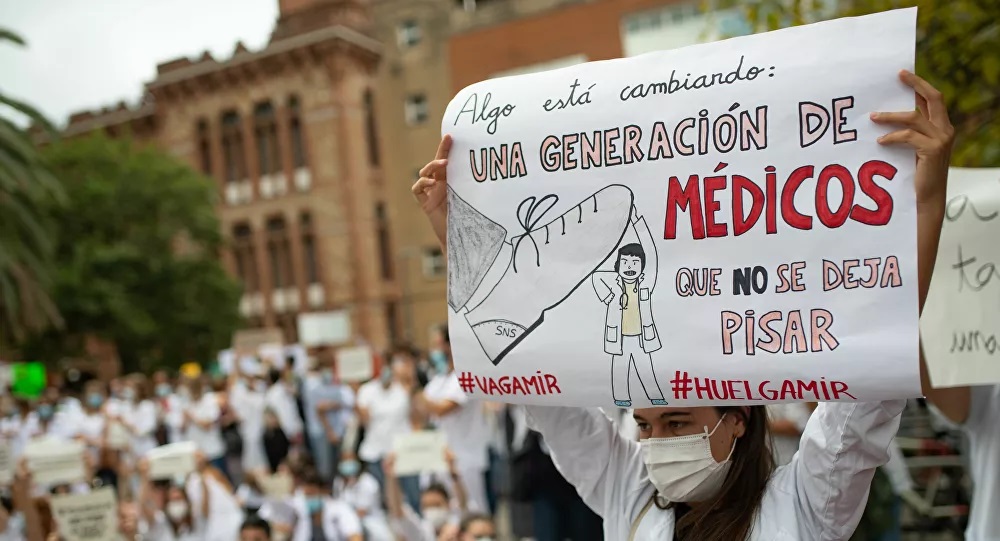 Los Médicos De Todo El País En Huelga Por Primera Vez En 25 Años Tercera Información Tercera 2083