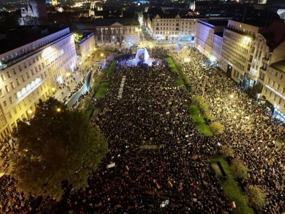 CGT apoya las manifestaciones en Polonia que claman por el derecho al aborto