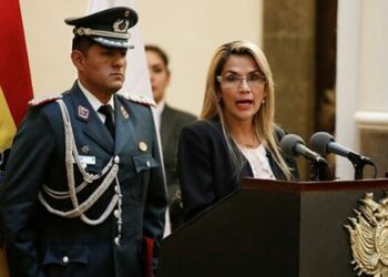 Aprueban juicio contra presidenta de facto en Bolivia por masacres