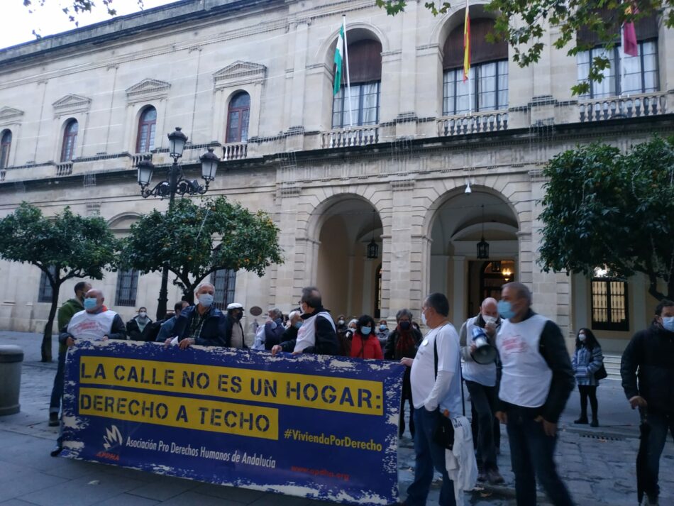 APDHA Sevilla reconoce que se están dando pasos en la atención a las personas sin hogar pero que siguen siendo insuficientes