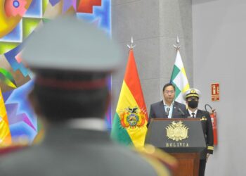 Luis Arce cambia la cúpula de las Fuerzas Armadas bolivianas