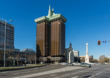 Ecologistas en Acción denuncia el desmantelamiento de las Torres de Colón y solicita su paralización