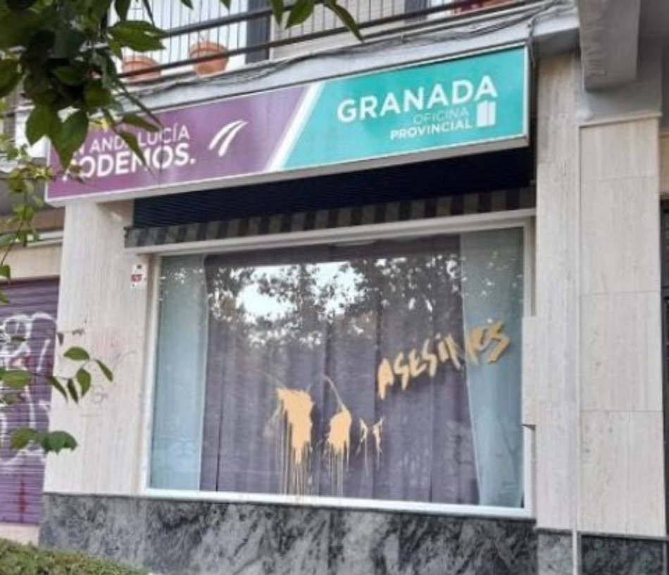 Podemos Andalucía denuncia las pintadas amenazantes de la sede de Granada