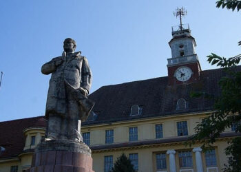 «En Alemania está prohibido el comunismo»