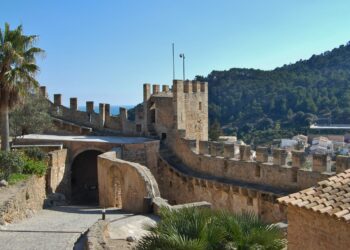 Otra derrota para la Iglesia en torno a las inmatriculaciones: las murallas de Artà en La Palma son de titularidad pública
