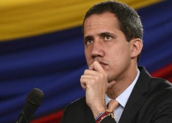 El PSUV denuncia a Guaidó ante la fiscalía venezolana por malversación de caudales públicos